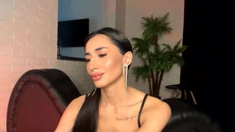 Alissa online show from November 3, 8:32 pm