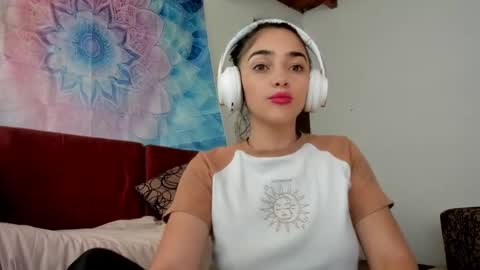 Snapshot of alisson369_ chatting on September 19, 4:44 pm Alisson369 online show from September 19, 4:44 pm