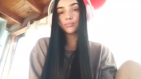 Snapshot of alisson369_ chatting on February 19, 2:44 pm Alisson369 online show from February 19, 2:44 pm