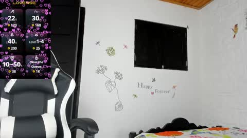Snapshot of alisson_hoffman05 chatting on February 17, 12:05 pm Alisson hoffman05 online show from February 17, 12:05 pm