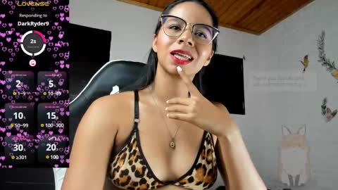 Snapshot of alisson_hoffman05 chatting on February 21, 4:37 pm Alisson hoffman05 online show from February 21, 4:37 pm