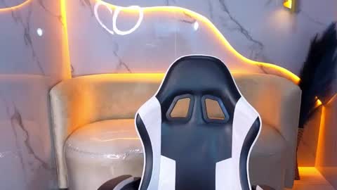 alisson_tx_ online show from April 13, 8:02 pm