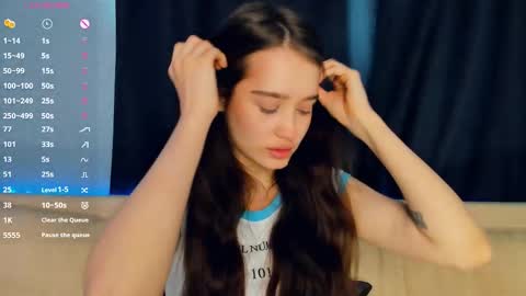 Alivia online show from February 20, 7:32 am