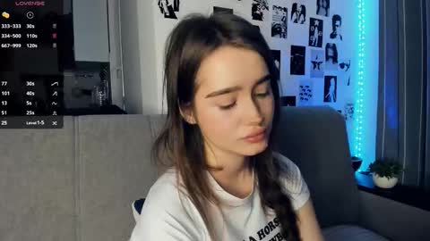 Alivia online show from November 25, 9:30 am