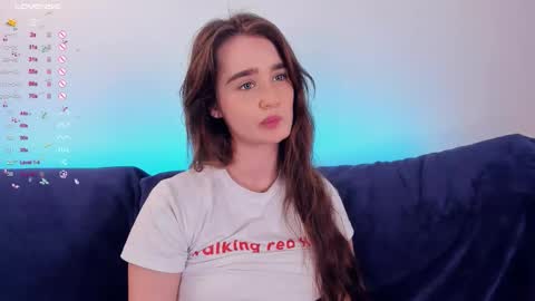Snapshot of alivialovely chatting on September 9, 1:33 pm Alivia online show from September 9, 1:33 pm