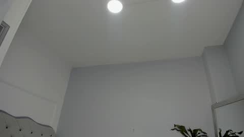 Snapshot of alix_18 chatting on October 12, 11:47 am alix_18 online show from October 12, 11:47 am