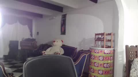 Snapshot of alix_beltran chatting on March 7, 5:51 am Alix online show from March 7, 5:51 am