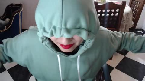 Alix online show from October 25, 1:50 am