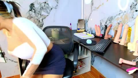 Alix online show from April 11, 7:45 am