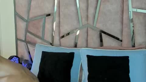 alix online show from October 21, 1:33 am