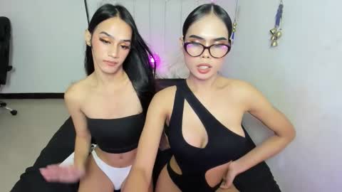 Snapshot of aliyah_bucks chatting on September 18, 6:39 am hello your lovely ALIYAH online show from September 18, 6:39 am