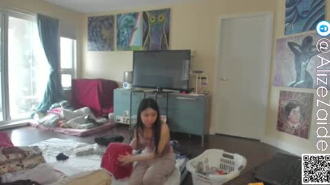 Alize Zaide online show from March 4, 8:27 pm