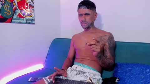 Allan online show from December 20, 6:37 pm