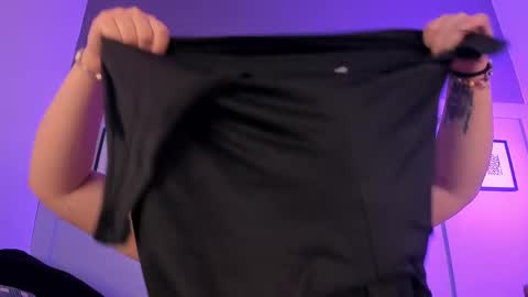 Laura online show from March 10, 1:12 am