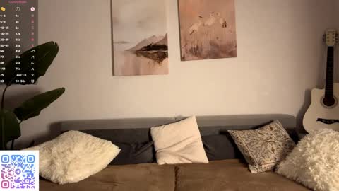 Anna online show from April 10, 6:45 pm