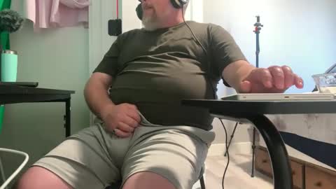 Allergictolove online show from September 8, 11:04 pm