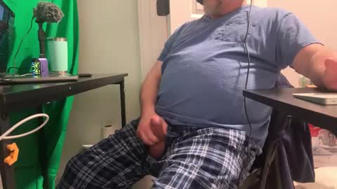 Allergictolove online show from February 5, 4:58 pm