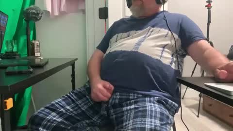 Allergictolove online show from September 14, 7:37 pm