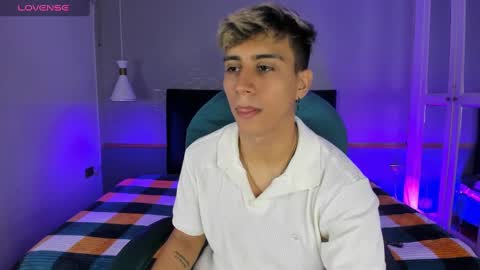 Snapshot of allexcano chatting on February 22, 5:35 pm Allex online show from February 22, 5:35 pm