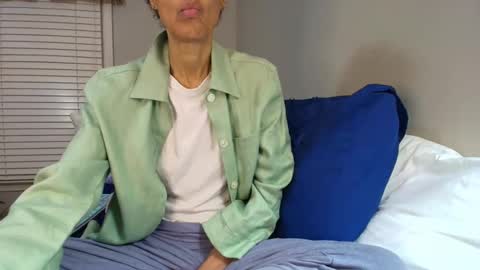 wishlist on bio online show from November 23, 12:52 am