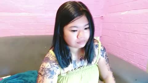 allianahpetit online show from February 25, 2:37 am