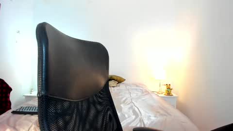 allie jones online show from February 26, 11:30 pm