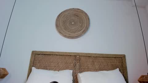 A L L I E online show from January 9, 2:39 am