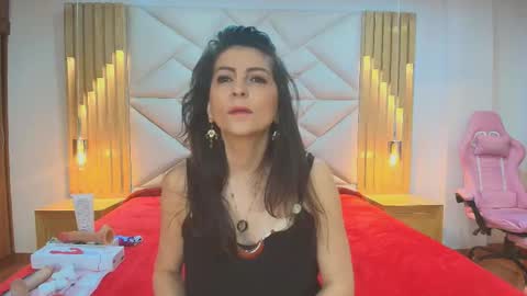 Snapshot of allie_pearl chatting on October 17, 12:31 pm Aliie online show from October 17, 12:31 pm