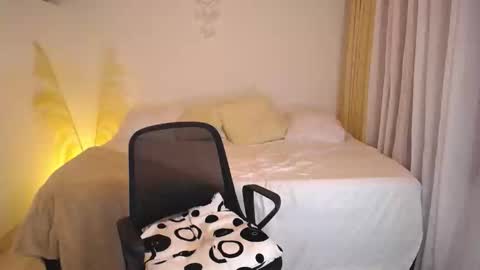 Allie  online show from January 8, 5:41 pm