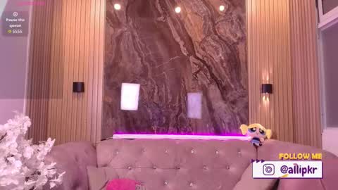 allison_parker1_ online show from February 25, 2:31 pm