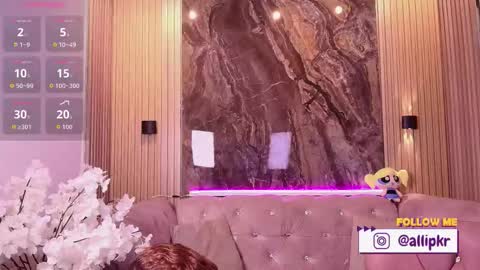 allison_parker1_ online show from February 24, 2:20 pm