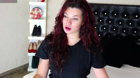 Snapshot of allisonn223 chatting on September 11, 12:39 pm Deea online show from September 11, 12:39 pm