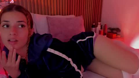 Snapshot of alliss_ginger_ chatting on October 11, 8:23 pm A L L I S S online show from October 11, 8:23 pm