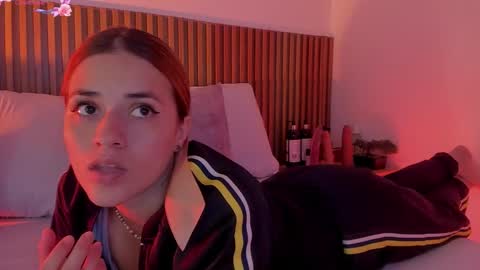 Snapshot of alliss_ginger_ chatting on October 14, 2:47 am A L L I S S online show from October 14, 2:47 am
