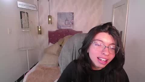 Snapshot of alllyson_ chatting on October 7, 8:49 pm alison online show from October 7, 8:49 pm
