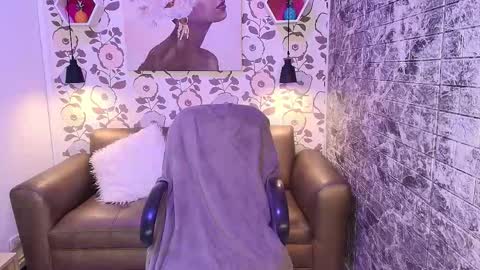 Snapshot of alllyson_ chatting on October 2, 8:51 pm alison online show from October 2, 8:51 pm