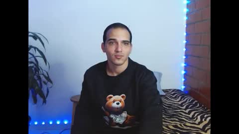 Snapshot of allmax_33 chatting on November 1, 5:01 pm Max online show from November 1, 5:01 pm