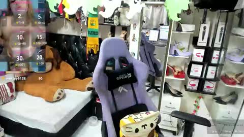 Snapshot of allsson_miller chatting on October 17, 11:53 pm allsson_miller online show from October 17, 11:53 pm