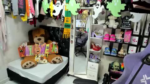 Snapshot of allsson_miller chatting on October 1, 5:17 am allsson_miller online show from October 1, 5:17 am