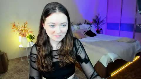 alluringeyess online show from November 13, 5:15 pm