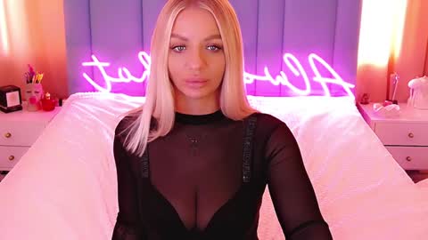 AlwaysHot online show from February 7, 6:24 am