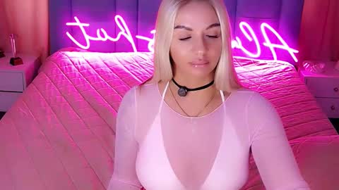 AlwaysHot online show from March 16, 2:59 am