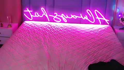 AlwaysHot online show from January 12, 2:40 am