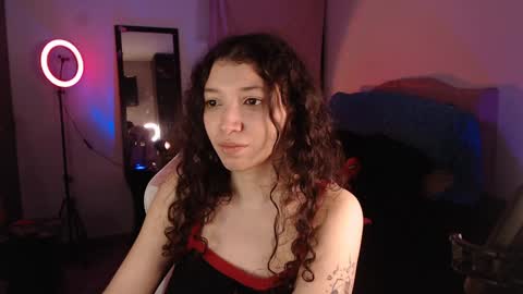 Snapshot of ally_donfort chatting on February 8, 12:49 am Ally online show from February 8, 12:49 am