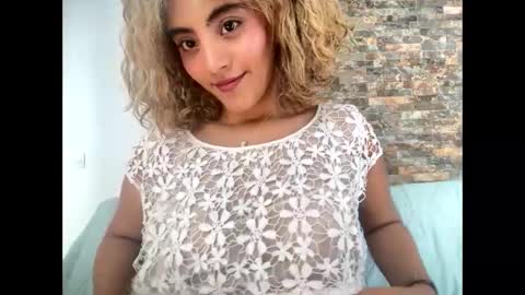 ally_summer online show from November 11, 8:22 pm