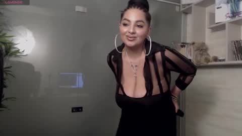         online show from March 5, 9:15 pm