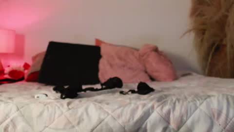 Snapshot of allysonfreeman21 chatting on October 5, 12:52 am Ally colombiana nice bigBoobs boobs latina online show from October 5, 12:52 am