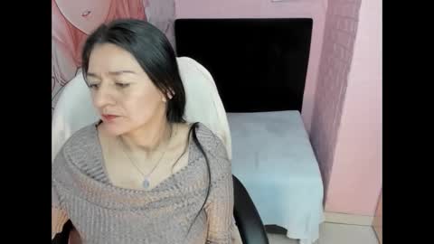 Snapshot of allysonmilf chatting on October 5, 7:32 pm Allyson online show from October 5, 7:32 pm