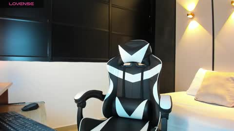 ALMA FENIX  online show from October 14, 12:30 pm