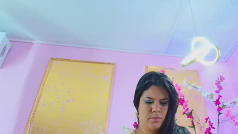 ALMENDRAEVANS online show from November 22, 3:10 pm